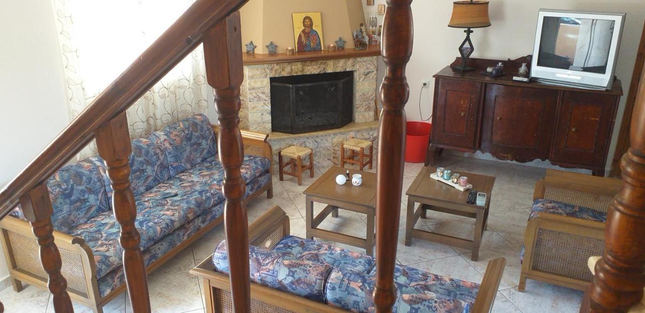 Toulas House Elíka Esterno foto